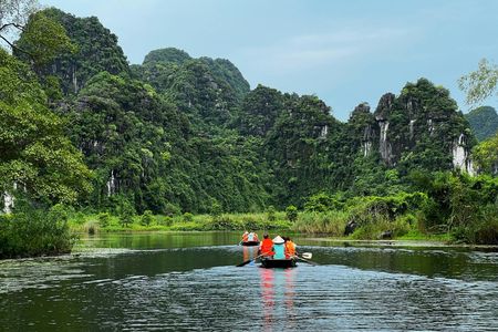Ninh Binh day tour with Hoa Lu, Trang An and Hang Mua from Hanoi