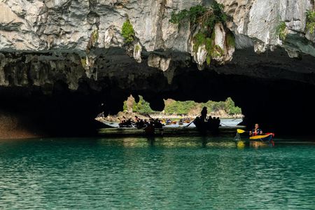 Ha Long Bay 6-hour cruise from Hanoi with lunch and boat party