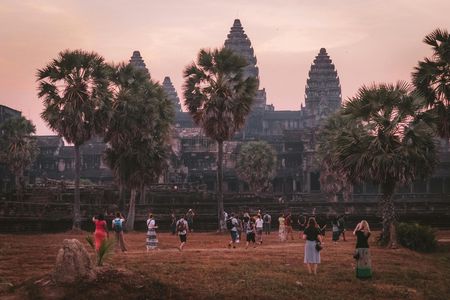 Angkor Wat Temple sunrise tour with professional guide