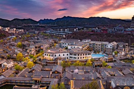 Private Guided Tour to Gubei Water Town and Simatai Great Wall