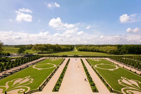 Day Tour of Chambord and Chenonceau with Private Lunch from Amboise