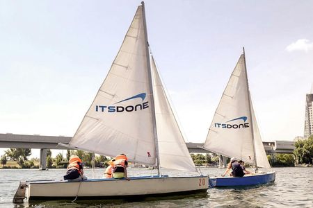 All-rounder boat rental to discover Vienna's Old Danube