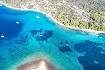 Private speedboat tour to Blue Lagoon from Split