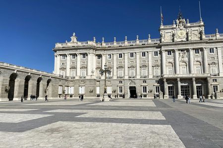 Royal Collections Gallery and Royal Palace Guided Tour in English
