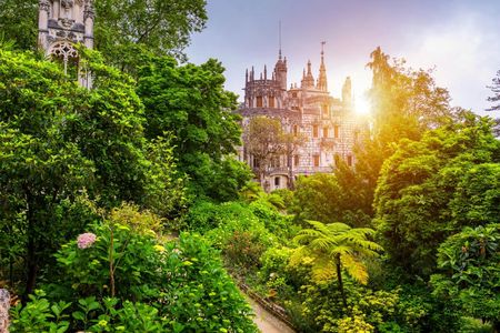 Pena Palace, Quinta and Moorish Castle Tickets and Audio Walking Tour