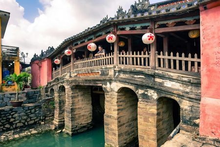 Half-Day Guided Tour to Hoi An City with Vietnamese food tasting