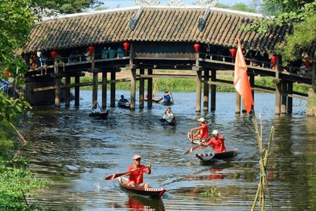 Half-Day Biking Tour of Thanh Toan Village and Cooking Class