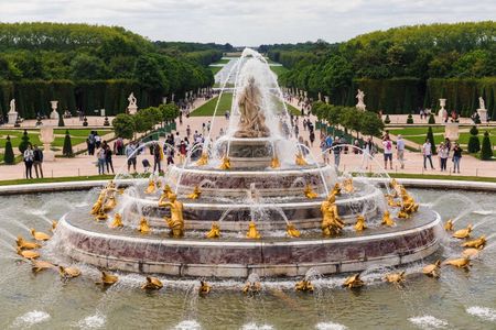 Small-Group Paris to Versailles Day Trip with Garden Stroll