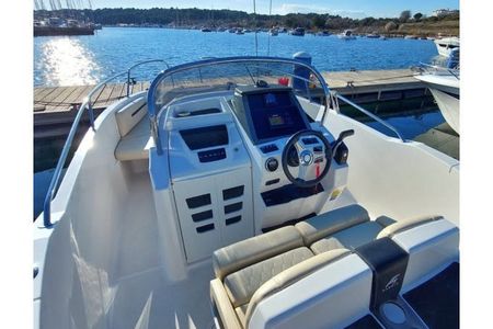 Lake Como 2-Hour Boat Tour with Private Captain