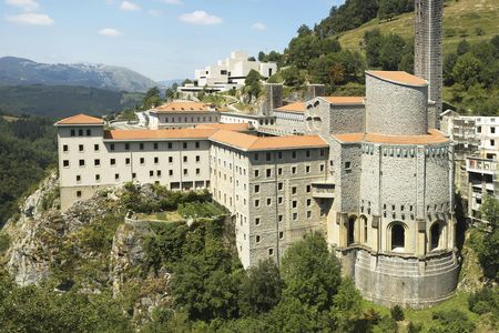 Oñati and Aranzazu Sanctuary Tour From San Sebastian