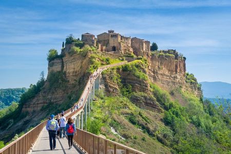 Tuscany from Rome with Gourmet Lunch and Wine Tasting