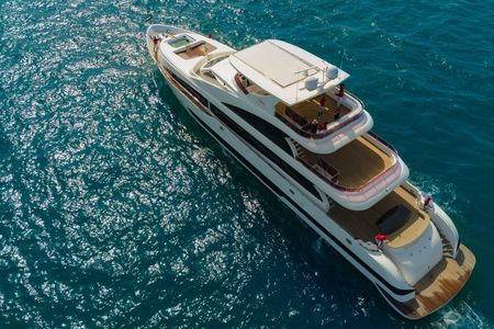 Dubai Harbour Super Yacht Experience with Live DJ Set