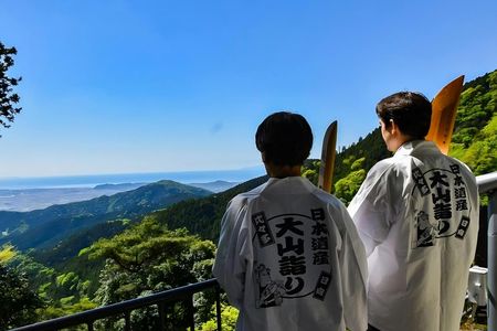 Noh Performance, Overnight Stay, and Afuri Shrine Pilgrimage