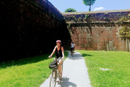 Lucca and The Walls Guided Bike Tour