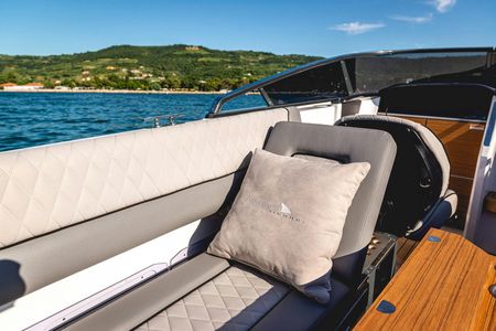 Lake Como 1-Hour Luxury Sunset Tour