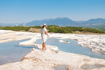 Day trip from Fethiye to Pamukkale natural site with hot springs