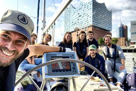 Sailing and Cruising  in the Port of Hamburg