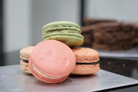 Traditional food tour in Montmartre neighborhood