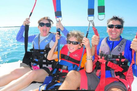 Smathers Beach parasailing ride