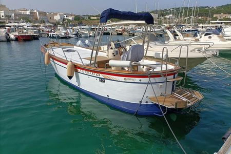 Private Cruise in a Gozzo to the Polignano a Mare Caves
