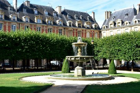 Le Marais Guided Walking Tour in Paris