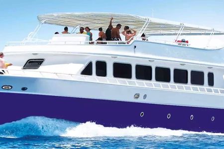 Snorkeling cruise with lunch and seascope submarine in Sharm el-Sheikh