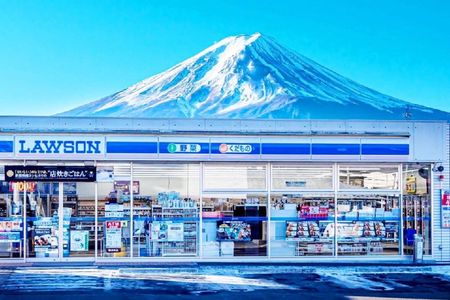 Tour to Mt. Fuji Area, Oshino Hakkai and Kawaguchi Lake from Tokyo