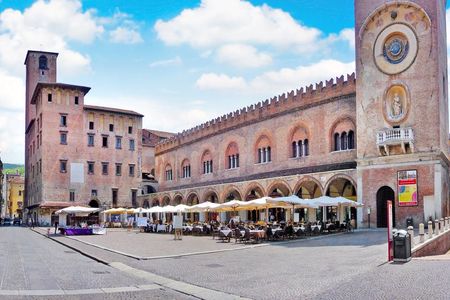 Mantova History and Culture Guided Tour with Transfer from Garda Lake