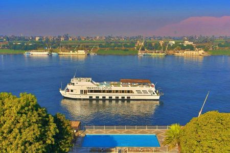 Luxor guided tour from Hurghada with Nile cruise and lunch