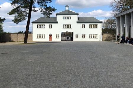 Sachsenhausen Concentration Camp Tour by Private Vehicle