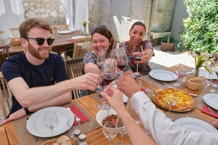 Small-group champagne tasting class and lunch near Epernay