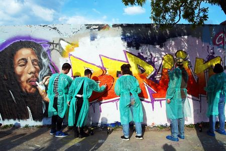 Graffiti workshop in Mauerpark Berlin