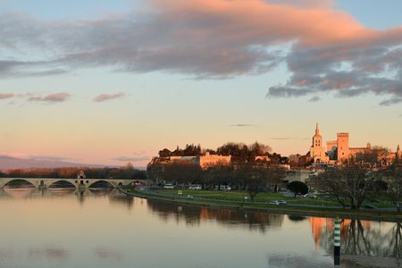 Full-Day Avignon and Luberon Guided Tour