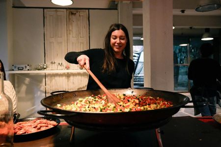 Barcelona Paella Cooking Experience and Wine