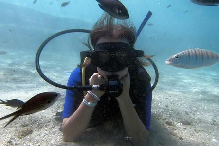 Scuba diving lesson for beginners in Crete with pick-up option