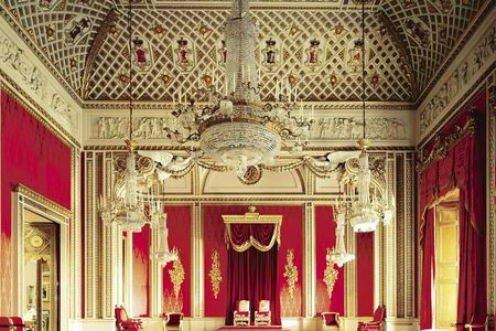 Buckingham Palace Tickets with Royal Walking Tour