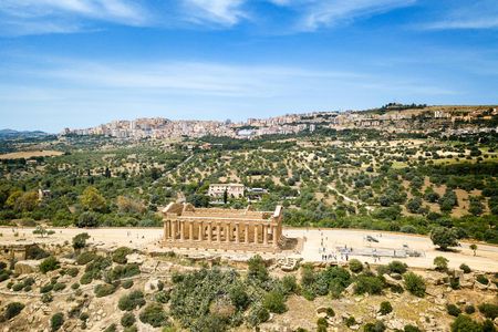 Private tour of the Valley of the Temples and Kolymbethra in Sicily