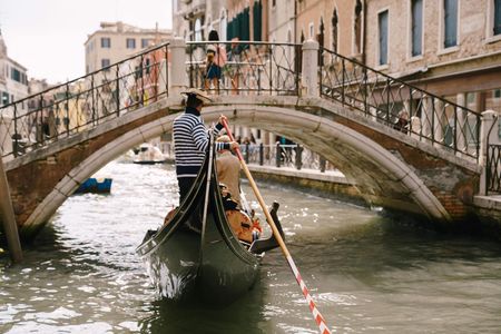Private gondola tour in Venice off the beaten track