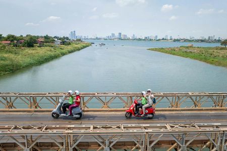 Phnom Penh Silk Island Haft Day Vespa Tour