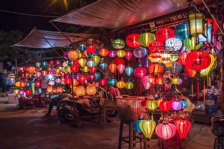 Hoi An City Guided Tour with Boat Ride and Lantern Release