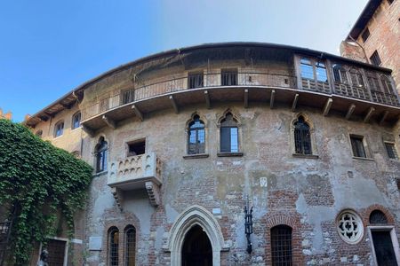 Fast-Track Entry Ticket to Juliet’s House in Verona with Audio Guide