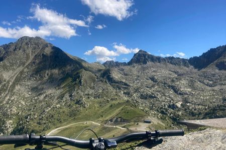 Guided E-Bike Tour on Saturday from Canaro Bike Store to Incles Valley