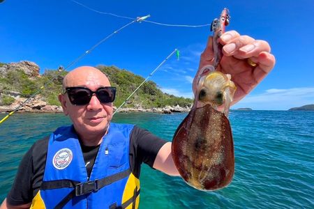 Private Samae San Speedboat Fishing Tour and Barbecue from Pattaya