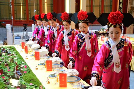 Jingshan Hill, Beihai Park and Old Beijing tour with imperial meal