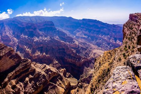 Nizwa and Jebel Shams Guided Tour with Lunch