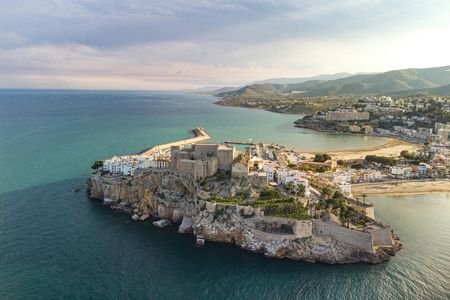 Game of Thrones Peñiscola and Vilafamés Guided Tour from Valencia