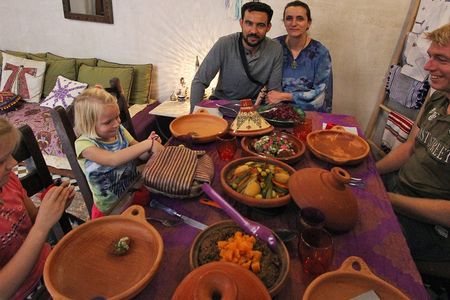 Cultural Dining Experience with a Local Family in Fez