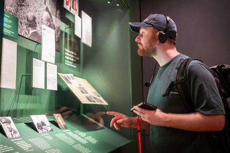 Big Ben, Churchill War Rooms, and Buckingham Palace tickets and guided tour