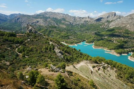 Guadalest and Algar waterfalls tour from Alicante