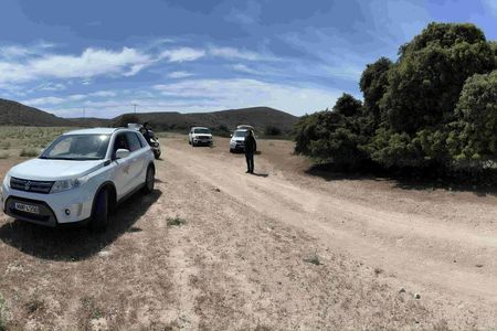Full-day 4x4 experience of western Milos